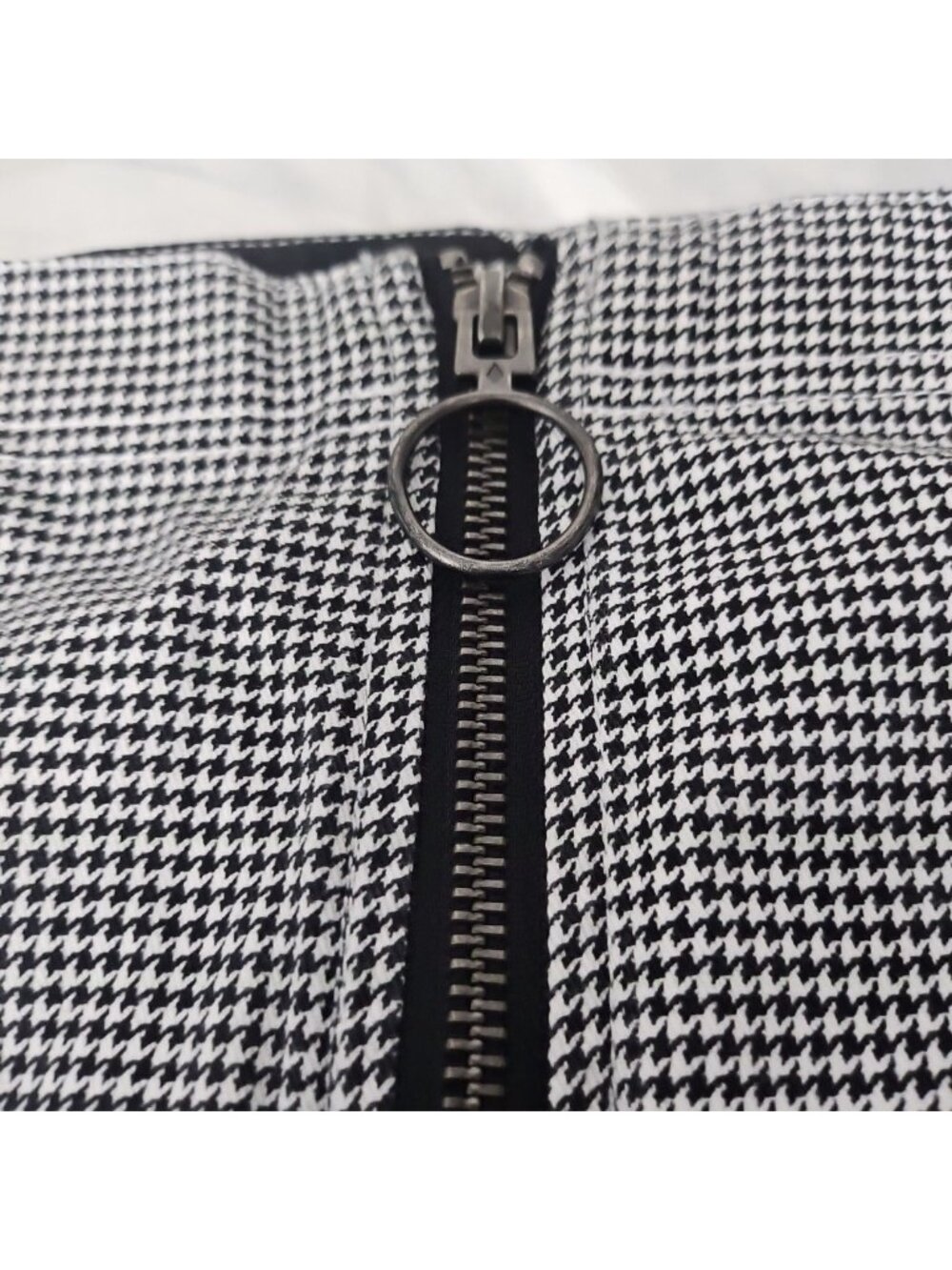 Volcom Womens Plus Size 18W Houndstooth Mini Skirt NWT Front Zip Black Academia - Picture 2 of 14